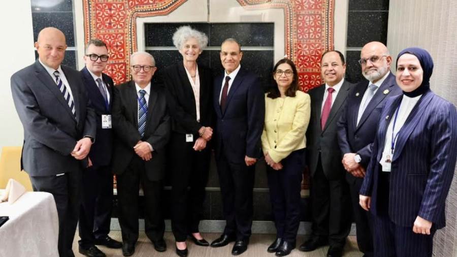 وزير الخارجية يعقد لقاء مع نائب رئيس البنك الدولي للبنية التحتية بواشنطن