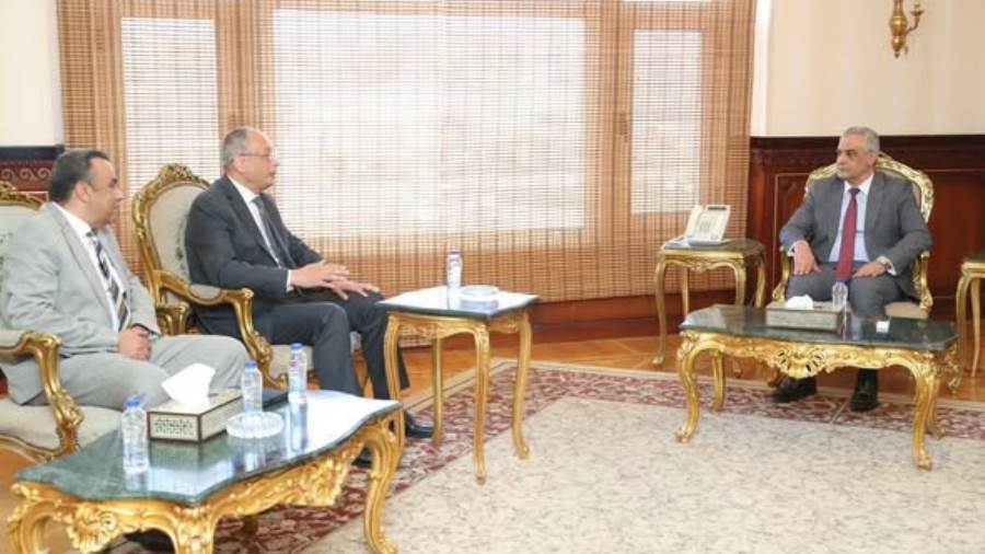 جمبلاط: نستهدف تصنيع المنتجات المستوردة داخل شركات الإنتاج الحربي لتقليل الفاتورة الاستيرادية