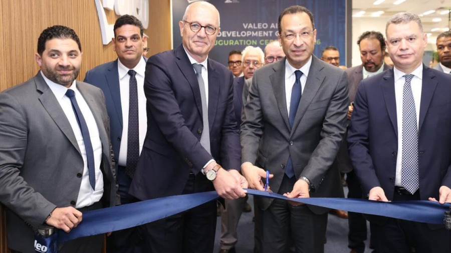 وزير الاتصالات يفتتح مركز تطوير الذكاء الاصطناعي لشركة فاليو Valeo بالقرية الذكية