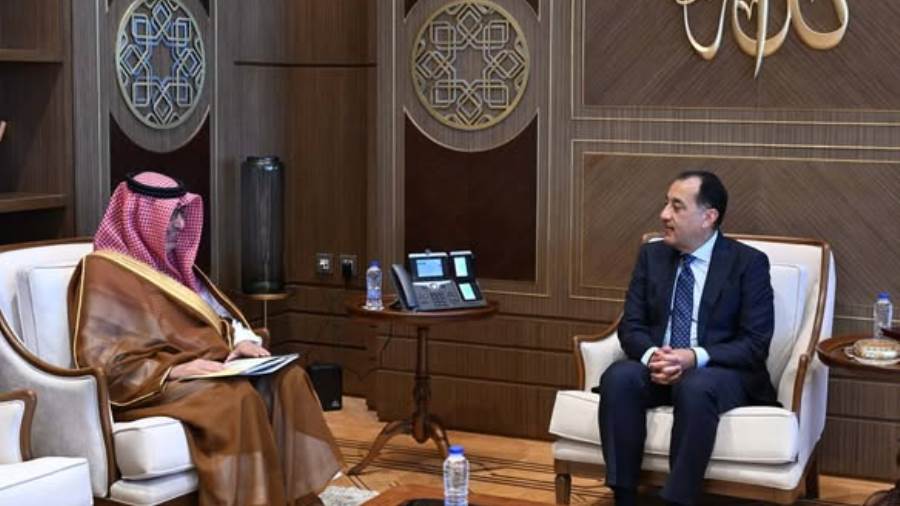 "مدبولي" يبحث مع السفير السعودي تعزيز التعاون الاقتصادي والاستثماري وزيادة التبادل التجاري