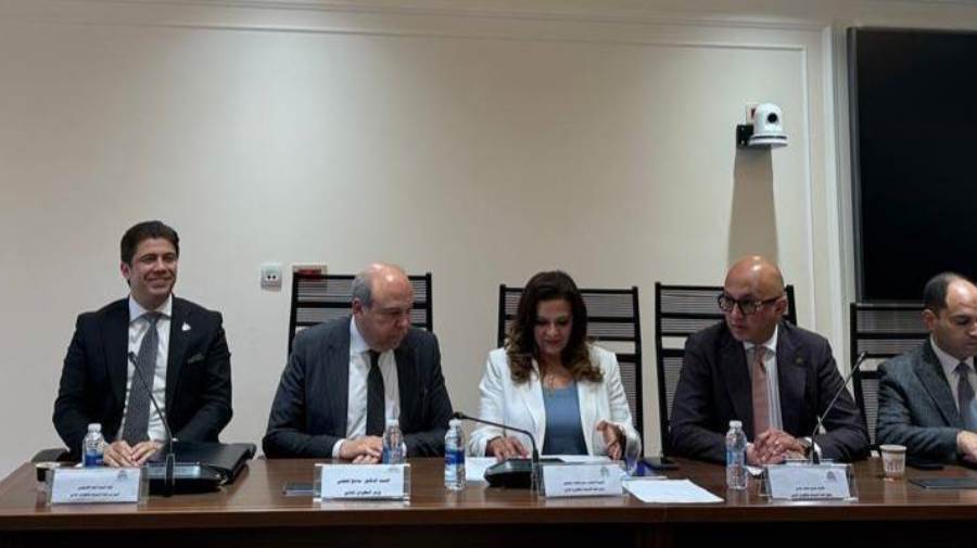 الحفني: تحديث أسطول مصر للطيران إلى 97 طائرة بحلول 2030