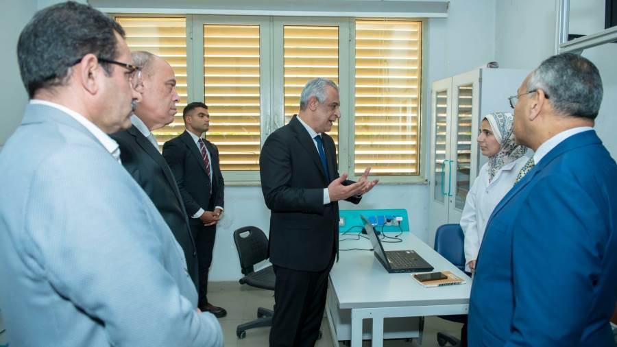 "جمبلاط" يوجه بتطبيق الحوكمة والتطوير المؤسسي وتحفيز الابتكار داخل مركز التميز العلمي