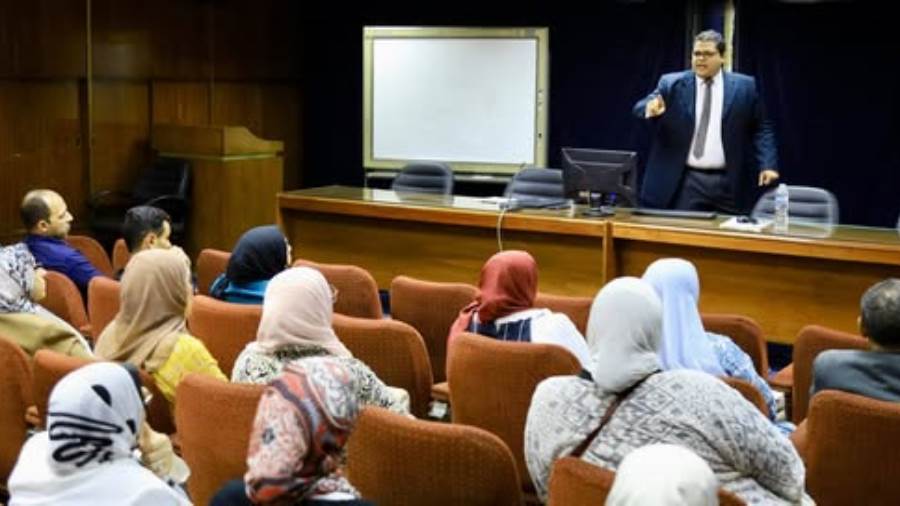 "التنظيم والإدارة" يطلق برنامجًا تدريبيًا لتنمية قدرات موظفي الموارد البشرية بالدولة