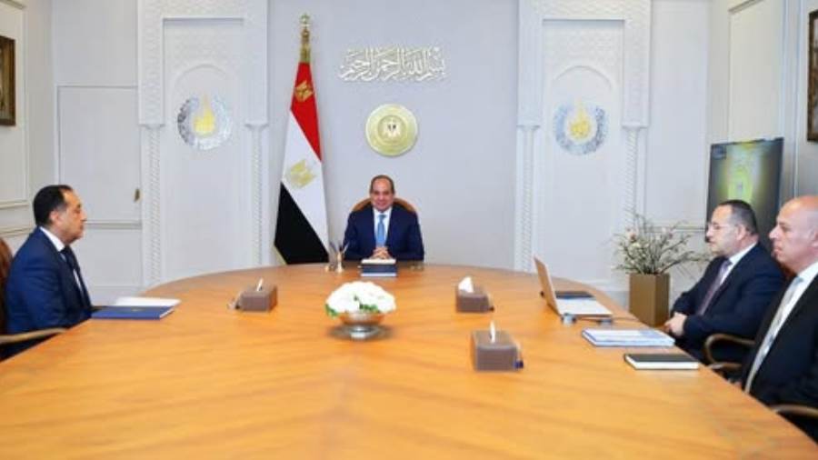 "الحكومة" تستعرض أمام “السيسي” خطة ربط البحث العلمي بالصناعة وتطوير 129 جامعة