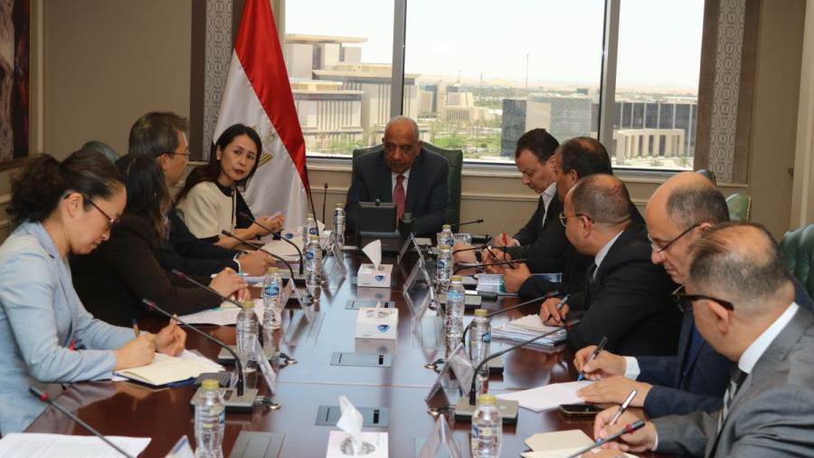 مصر تبحث مع اليابان تطوير منظومة الطاقة ورفع الطاقة المتجددة لـ 45%