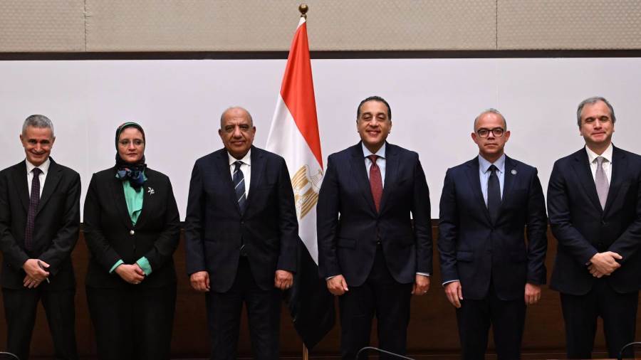 الحكومة توقع اتفاقيتي تشغيل وشراء طاقة محطة جبل الزيت بـ420 مليون دولار