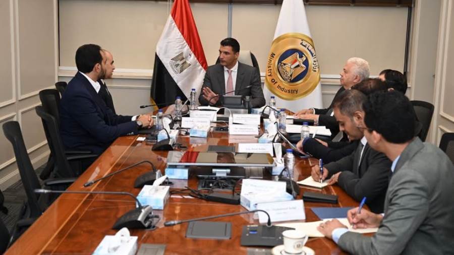 تفاصيل مبادرة «شمس الصناعة» للتحول للطاقة المتجددة بالمصانع 