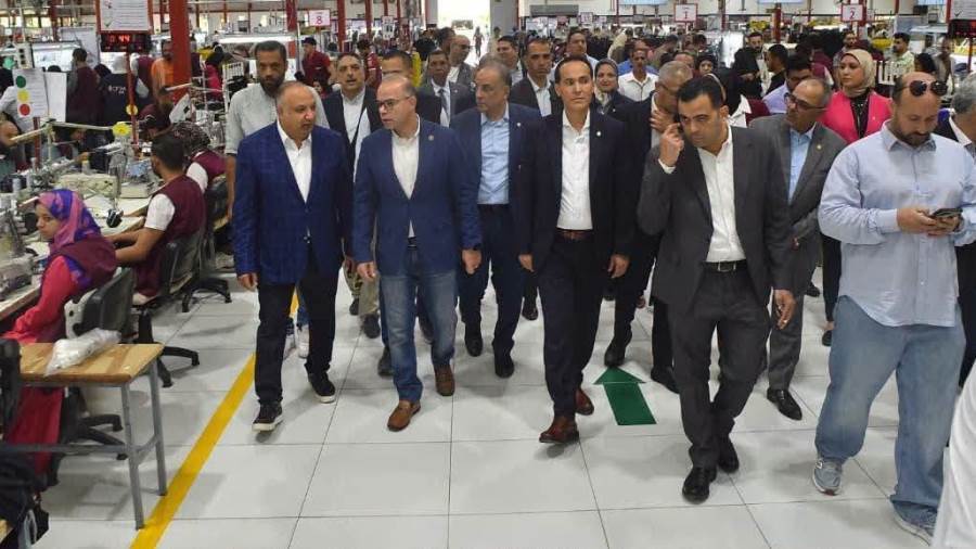  الاستثمار: الصناعات المصرية قادرة على المنافسة في الأسواق العالمية
