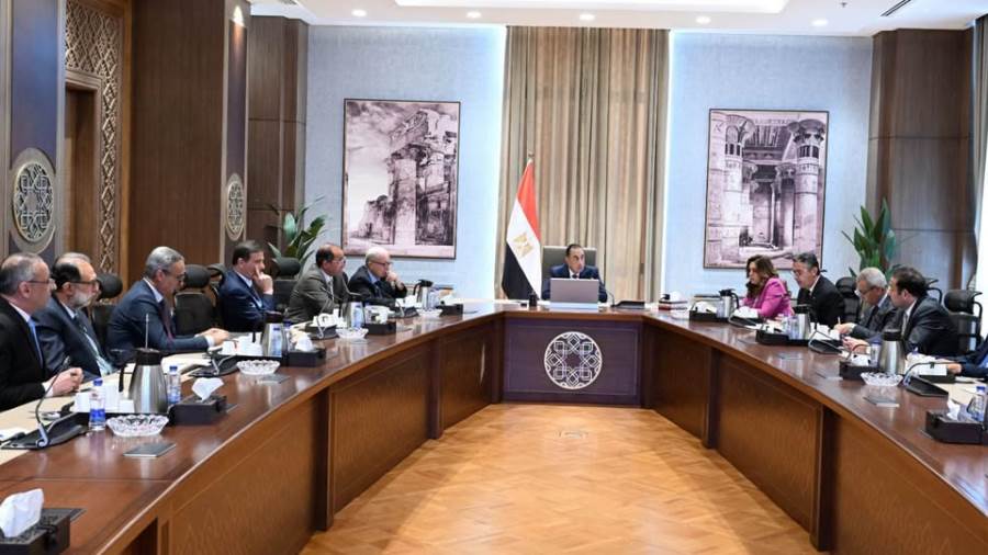 خطة حكومية جديدة لخفض أسعار السلع وضبط الأسواق