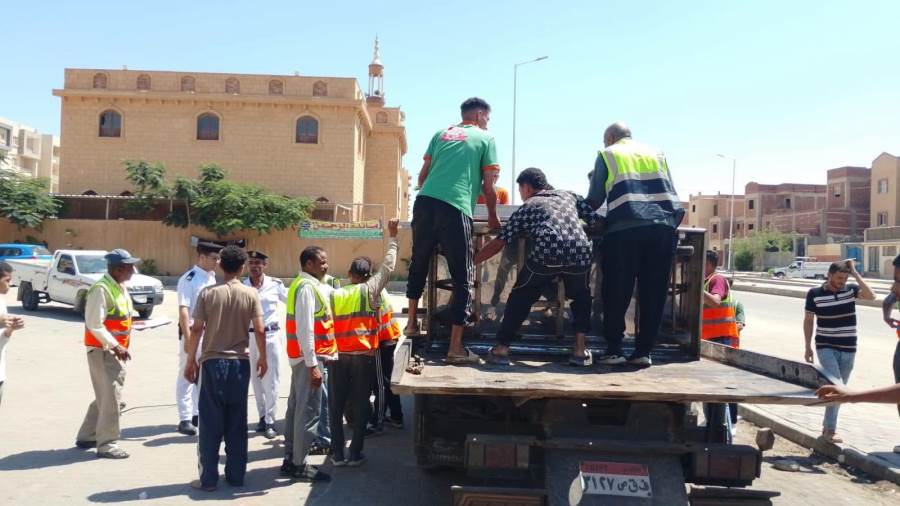 المهندس ياسر عبد الحليم: حملات مكثفة لإزالة الإشغالات بحدائق أكتوبر