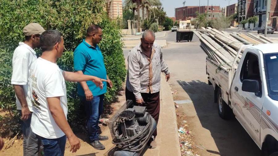 حملات رقابية للقضاء على المواقف العشوائية ومخالفات البناء بالعاشر من رمضان