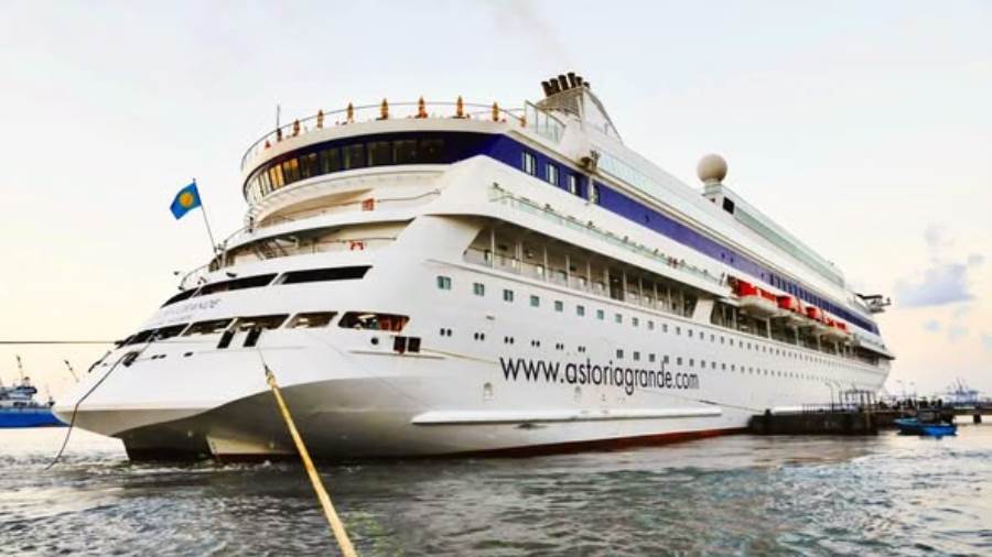 ميناء غرب بورسعيد يستقبل السفينة السياحية ASTORIA GRANDE