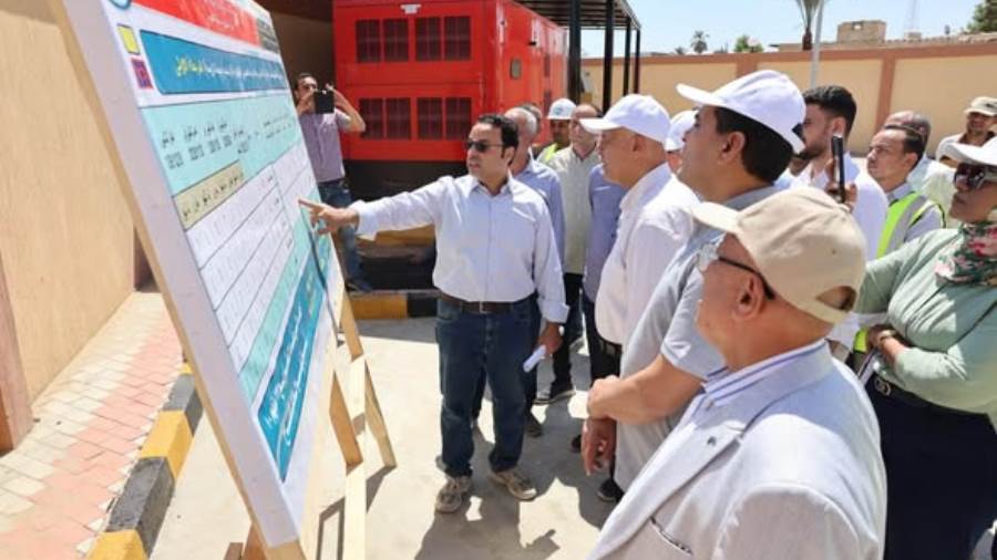 المهندس أحمد عمران يتفقد مشروعات مياه الشرب والصرف الصحي بالفيوم