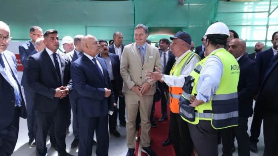 وزير النقل ونظيره الفرنسي يتفقدان مجمع ألستوم الصناعي ببرج العرب الجديدة 