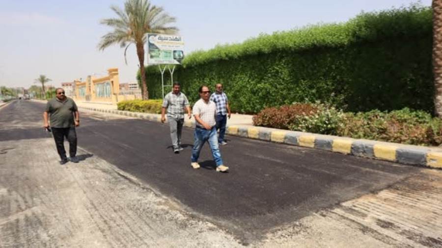 المهندس ياسر رمضان: رفع كفاءة الطرق والمحاور الرئيسية بقنا الجديدة 