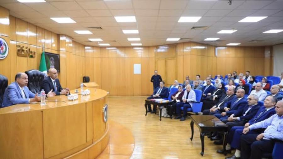 وزير التعليم يشرح خطط الدولة للتوسع في المدارس بالمحافظات