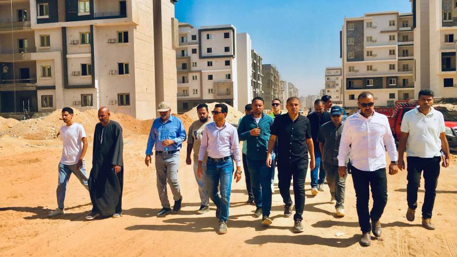 رئيس جهاز "حدائق العاصمة" يتابع ميدانيًا توصيل المرافق بمشروعات الإسكان المتوسط