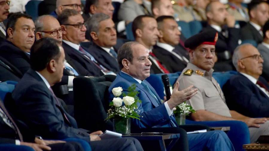 الرئيس السيسي يشارك في جلسة «الأمن الغذائي والمائي» بمنتدى مصر 2026