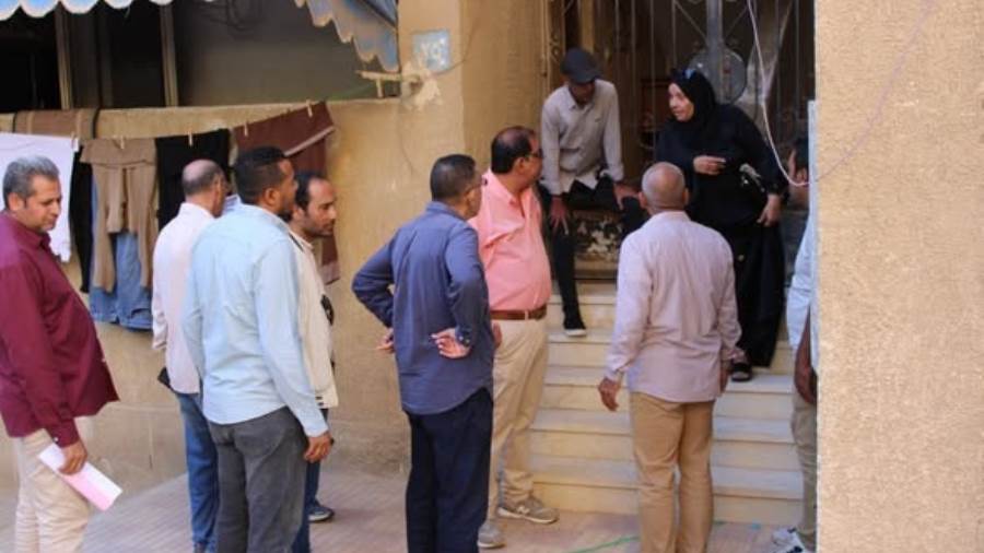 المهندس بسام فضل يتفقد أحياء الشيخ زايد ويستمع لشكاوى السكان