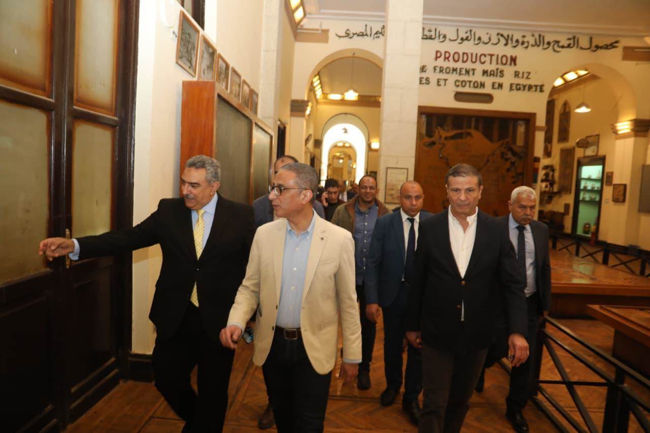 جانب من جولة وزير الزراعة ومحافظ الجيزة التفقدية لـ المتحف الزراعي المصري 