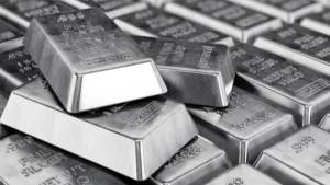 الفضة تهوي وتخسر بنسبة 16% وتعمق خسائرها