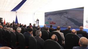 وزير النقل:القوات المسلحة المصرية وافقت على تخصيص عدد من الأراضي لميناء دمياط