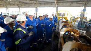 «البترول»: ضخ مليون أسطوانة يومياً للسوق وزيادة ورديات العمل بمصانع التعبئة