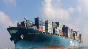 إيران تمنع سفن حاولت عبور مضيق هرمز..واشنطن توصي السفن بالابتعاد عن الخليج