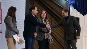 رئيس الوزراء يسلم عقود وحدات مبادرة "سكن لكل المصريين" بحدائق العاصمة