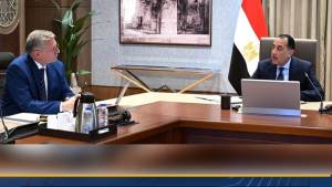 الحكومة تؤكد مواصلة الجهود لتوفير مخزون استراتيجي آمن من مختلف المشتقات البترولية