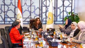 وزيرة التنمية المحلية والبيئة تستعرض خطة تطوير الإدارة المتكاملة للبحيرات المصرية