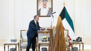 وزير الخارجية يسلم ولي عهد الكويت رسالة خطية من الرئيس السيسي لأمير البلاد 