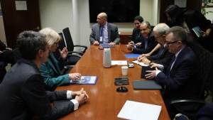 وزير الخارجية يلتقي المدير المنتدب للوكالة الدولية لضمان الاستثمار