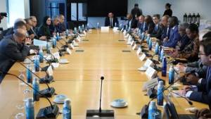 وزير الاستثمار يبحث مع مؤسسة التمويل الدولية تعزيز الشراكة وتمكين القطاع الخاص