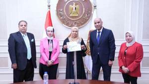 ماكينات خياطة وحقائب أدوات مهنية لخريجات برامج التدريب بالمنوفية وأسيوط