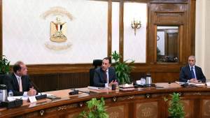 الحكومة تناقش خطة تدبير الاعتمادات المالية لمشروعات الطاقة