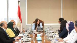 الإسكان تبحث مع مؤسسة التمويل الدولية التعاون بمشروعات المياه وتحلية مياه البحر