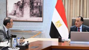 مدبولي يتوعد شركات التمويل غير المصرفي المخالفة