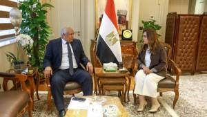 د. منال عوض تناقش خطط تشجير محافظة مطروح وإزالة التعديات