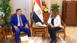 وزيرة التنمية المحلية تتابع مع محافظ القليوبية مشروعات الخطة الاستثمارية و"حياة كريمة"