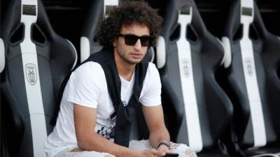 تعرض عمرو وردة لحادث سير في اليونان