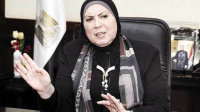 متى يحظر القانون استخراج تراخيص المنشآت الصناعية بالإخطار؟