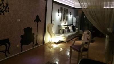 شقة للايجار  بأرقى شوارع الدقي