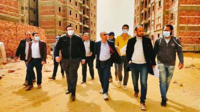 رئيس جهاز أكتوبر الجديدة يتفقد وحدات «سكن كل المصريين»