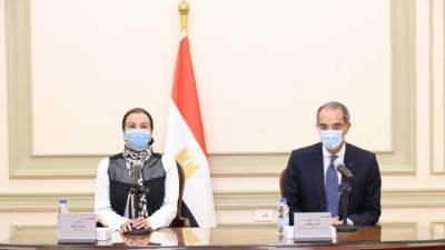 بروتوكول تعاون بين "البيئة والاتصالات" لمراجعة الاشتراطات واصدار الموافقات البيئية