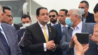 وفد من لجنة النقل والمواصلات بـ"النواب" يتفقد أعمال تطوير طرق برج العرب الجديدة