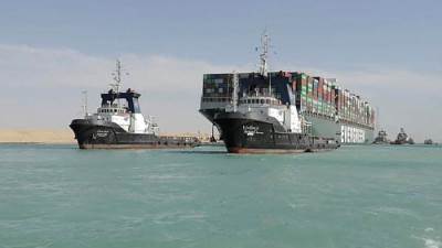 361 سفينة تعبر قناة السويس بعد عودة الملاحة.. أبرزها حاملة طائرات 