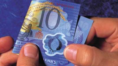 بعد 60 يوم.. مصر تقتحم عصر العملة البلاستيكية