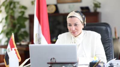 وزيرة البيئة تتابع الصرف  الصناعي لشركات البترول بجنوب سيناء