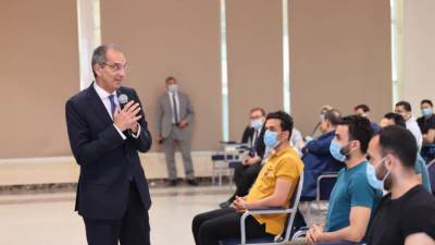 وزير الاتصالات يلتقى طلبة بُناة مصر الرقمية بمقر المبادرة